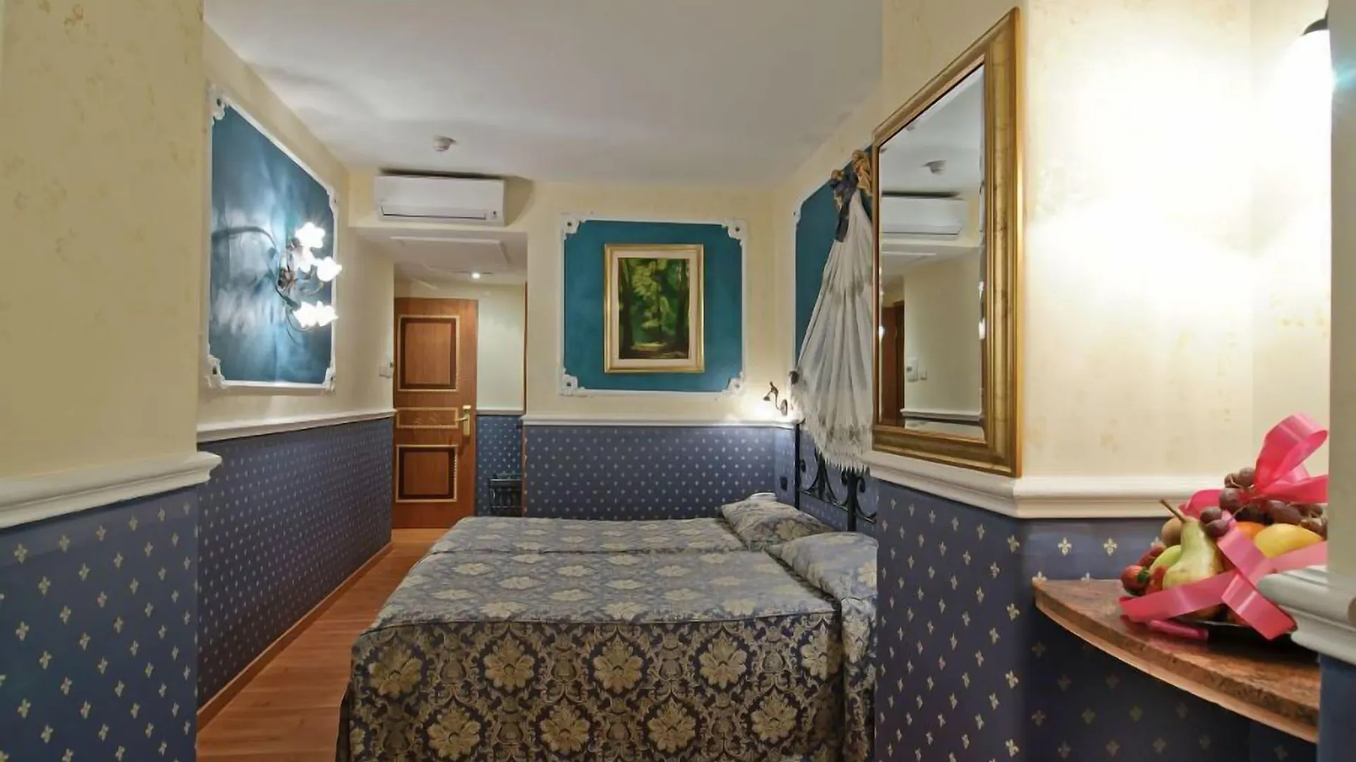 Residenza Antica Roma Hotel 4*, Róma